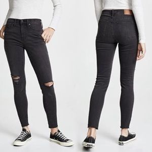 Madewell 9” High-Rise Distressed Skinny Jeans in Faded Black